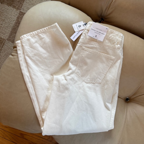 Sanctuary | Voyage Crop in White - Picture 3 of 5